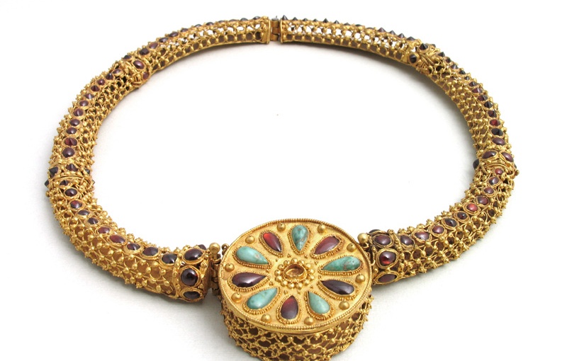 The necklace discovered in Armaziskevi